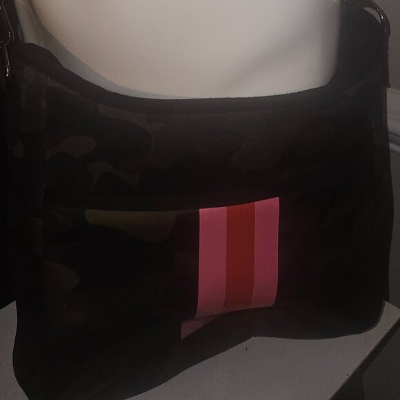 Haute Shore Neoprene Crossbody bag - Picture 3 of 3